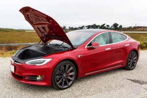 Tesla Model S превратили в броневик